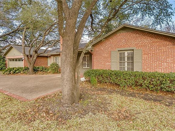 3rd image of 3824 Winslow Dr