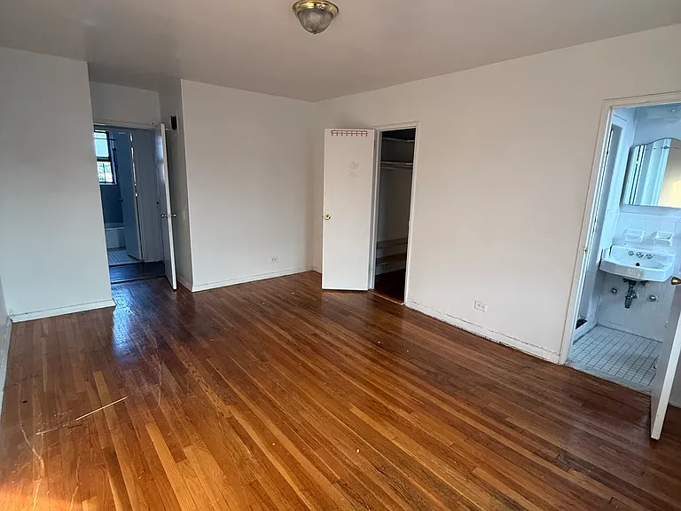 2976 Marion Ave #5 — Photo 7