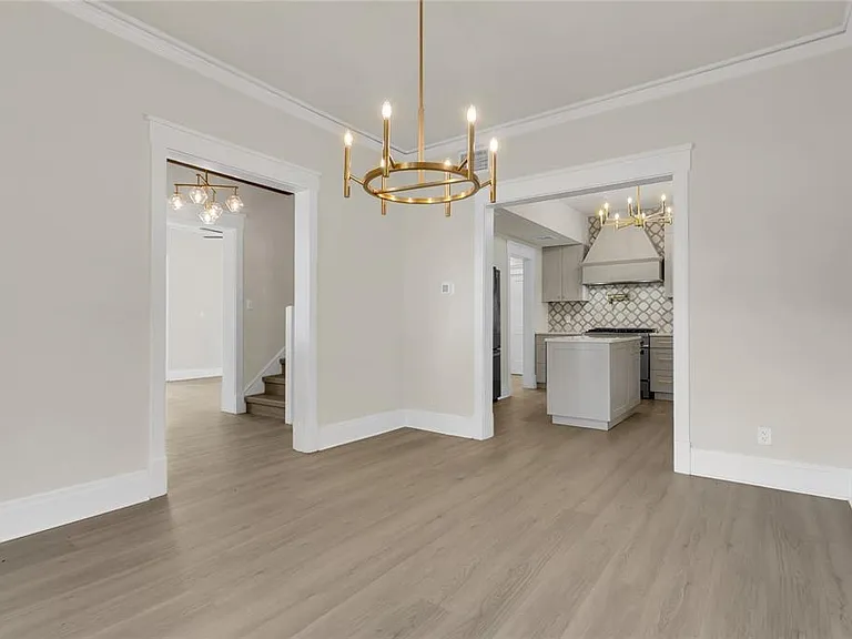 226 Elliott Ave — Photo 6