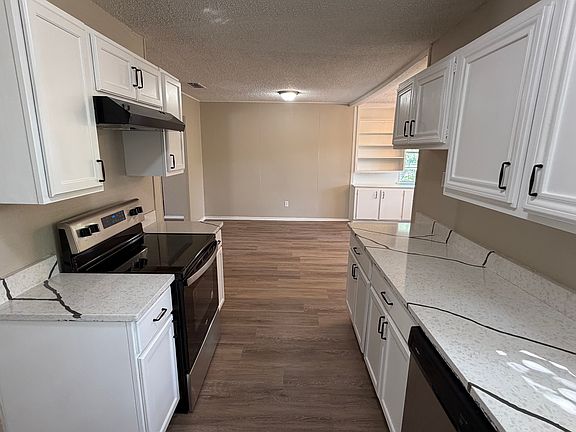 5th image of 4871 Bedford Dr