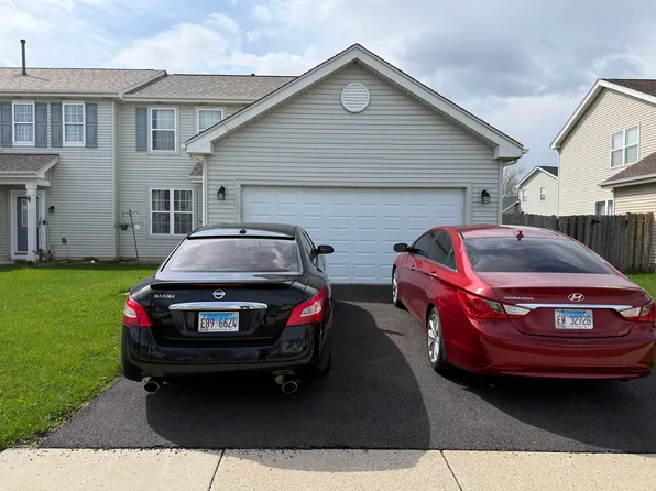 28815 Sawmill Ln, Lakemoor, IL 60051