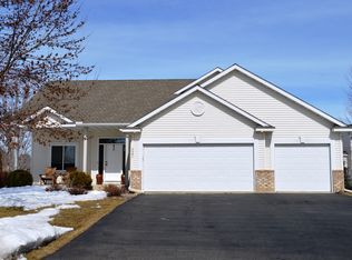 2391 Thrush St, Shakopee, MN 55379