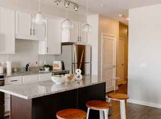 9201 Golden Valley Rd #3981380, Minneapolis, MN 55427