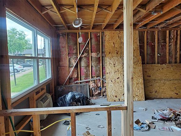 3rd image of 7445 Hazelcrest Dr APT B