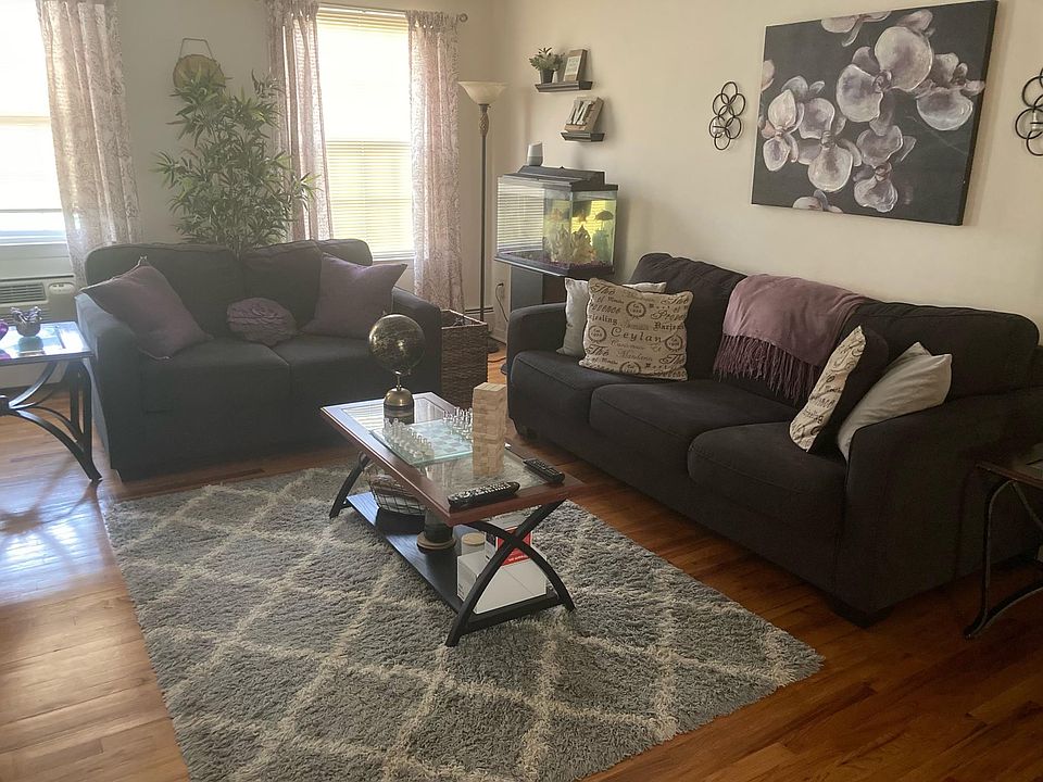 1st image of 26 Parkway E APT C2