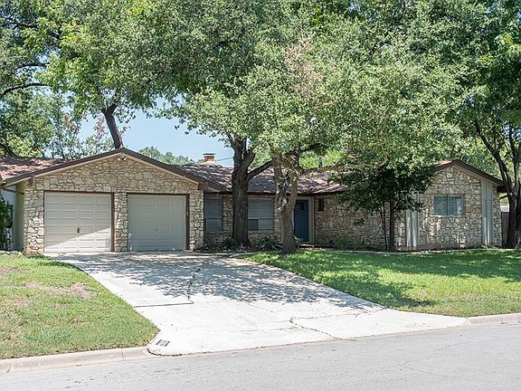 2nd image of 2902 Silverleaf Dr