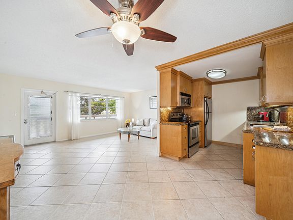4th image of 2089 Westbury H #2089