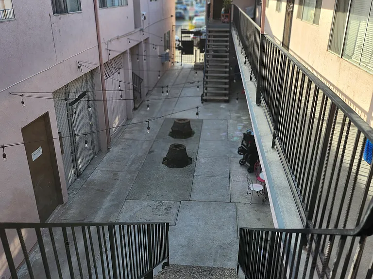924 Saint Louis Ave #10 — Photo 2