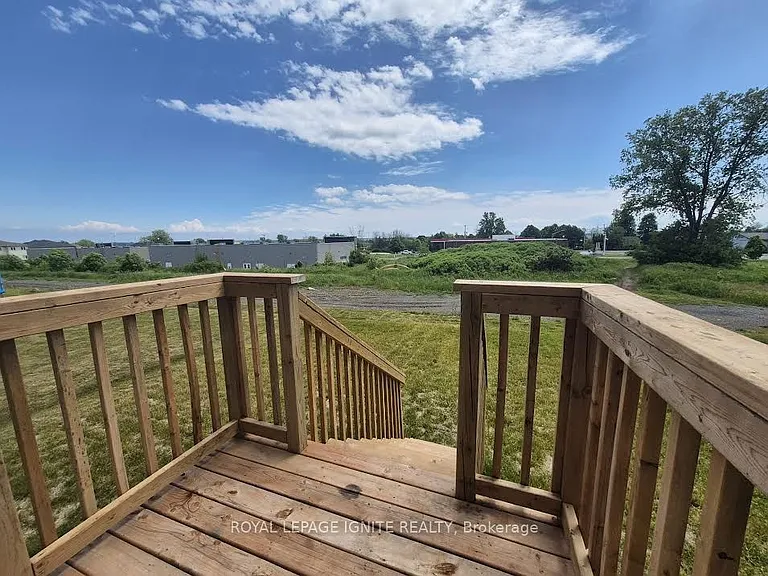 137 Gildersleeve Blvd — Photo 25