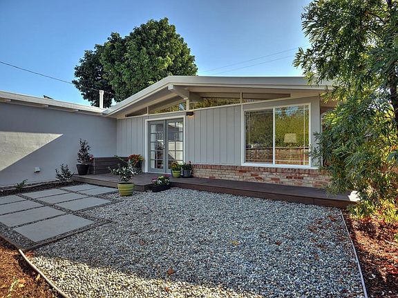 2nd image of 844 Lakehaven Dr