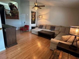 8 Hillside Ct, Clinton, NJ 08809