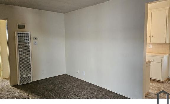 5th image of 151 E Riggin St