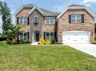 700 Sugarberry Ln, Greensboro, NC 27455