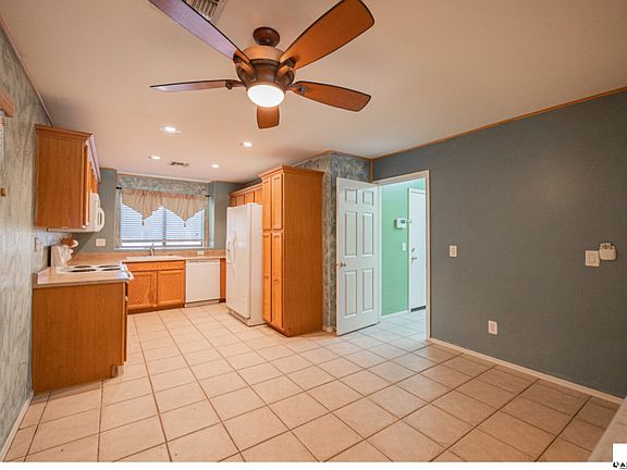 4th image of 6715 S 35th Dr