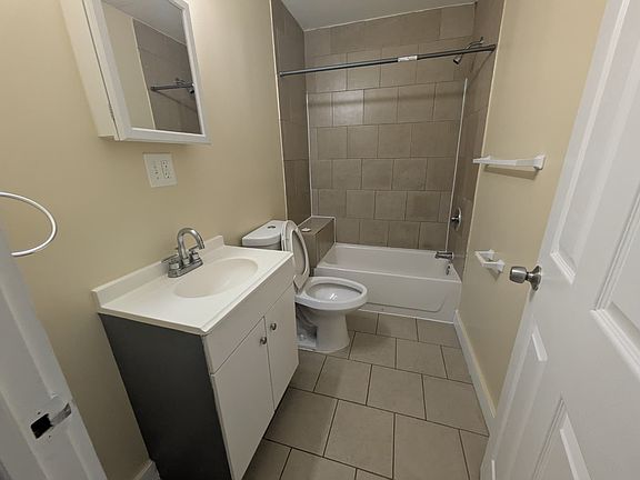 3rd image of 564 Howard Ave APT 2