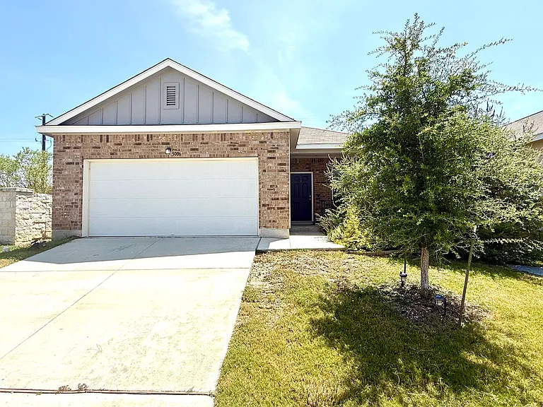5006 Jovian — Photo 1