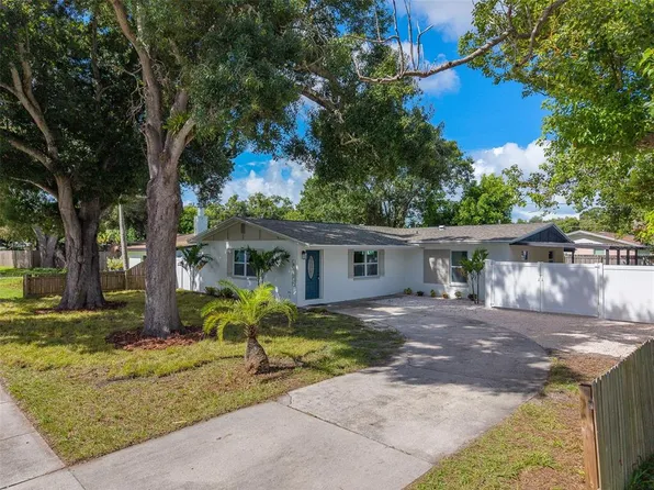 8122 LARK STREET, SEMINOLE, FL 33777