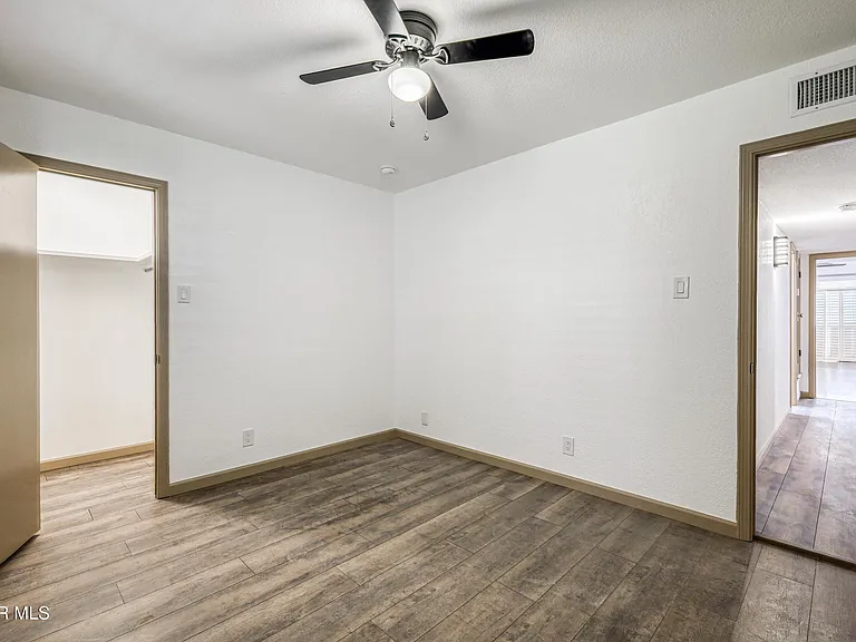 4945 Vista Grande Cir — Photo 17
