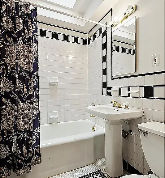 47 E 74th St #4F — Photo 3