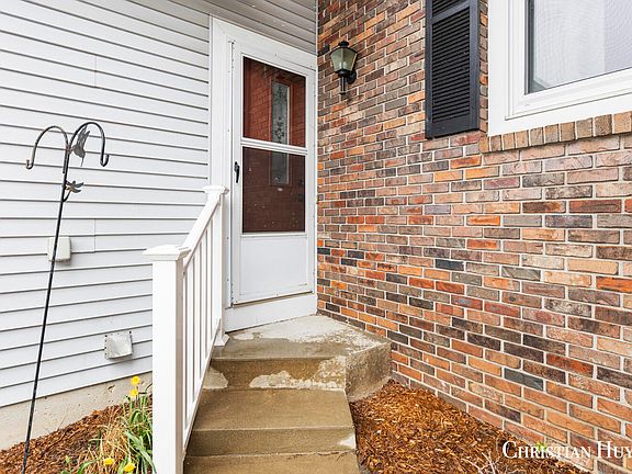 3rd image of 208 Blossom Dr