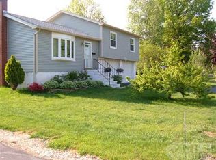 16 Mill Ln, Saugerties, NY 12477