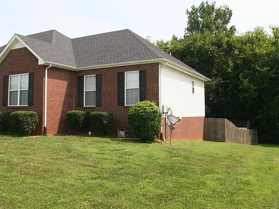 3rd image of 808 Ellie Nat Dr
