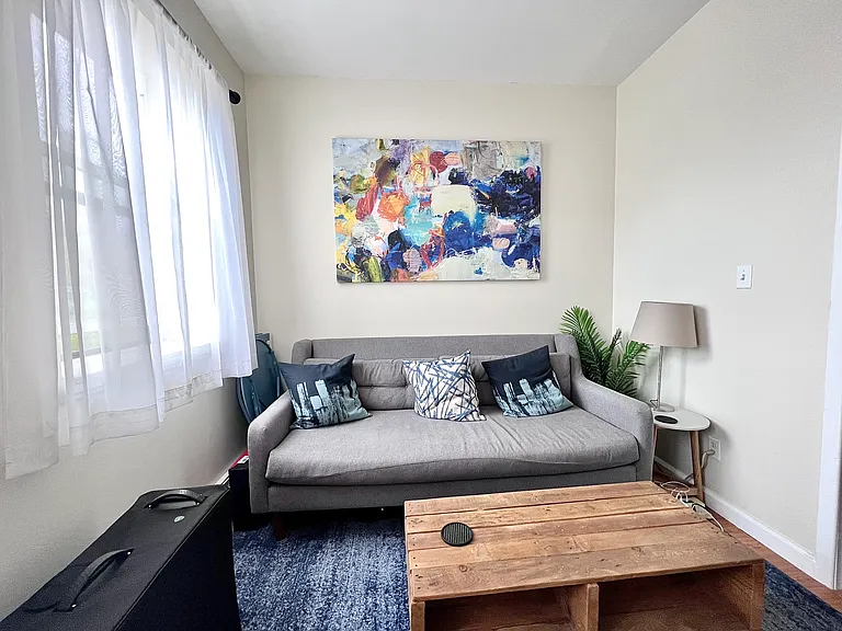 243 16th St #4R — Photo 2