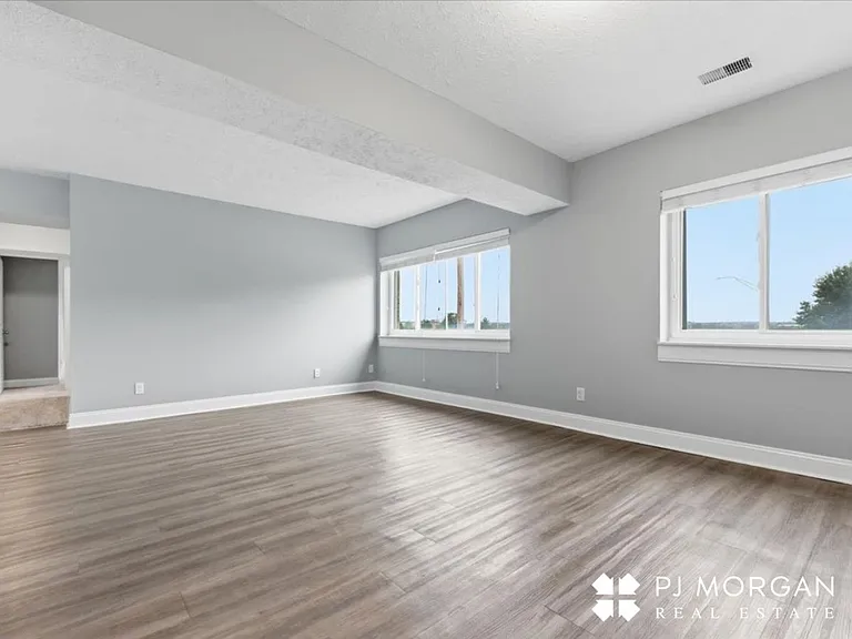 Mill Pointe — Photo 2