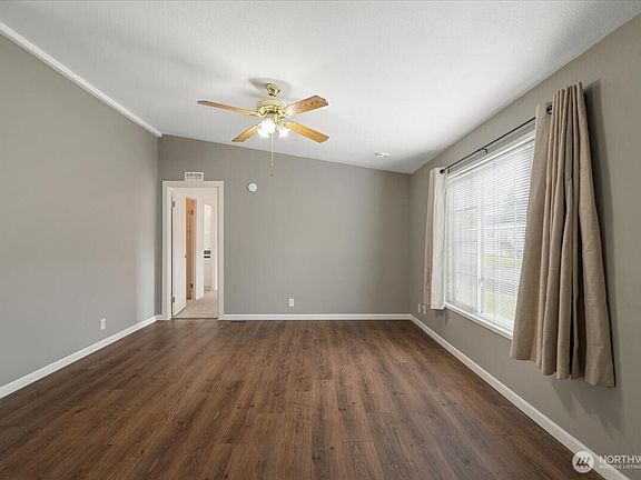 5th image of 300 Park Avenue #18