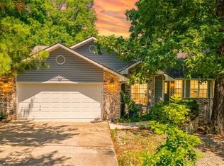 27 Quantock Hills Dr, Bella Vista, AR 72715