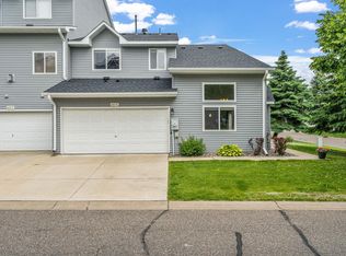 657 Kingfisher Ln APT E, Saint Paul, MN 55125