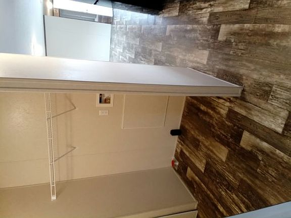 4th image of 4924 Michigan Dr #142