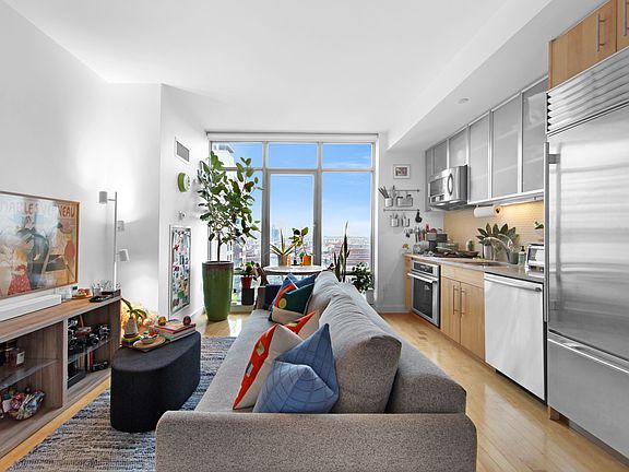 3rd image of 1 Northside Piers APT 25A