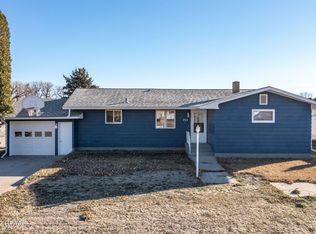 723 Terry Ave, Larimore, ND 58251
