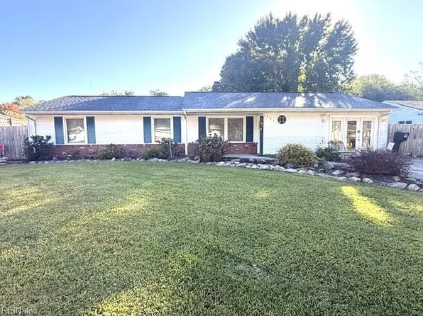 422 Barcelona Ln, Virginia Beach, VA 23452
