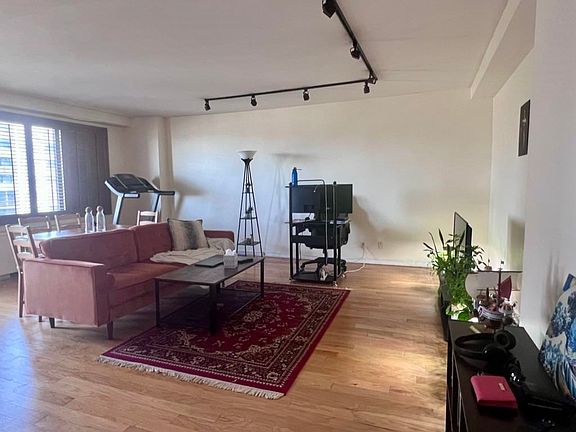 4th image of 225 Saint Pauls Ave APT 14G
