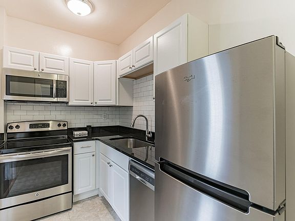 3rd image of 1408 S Lorenzo Ave APT 6