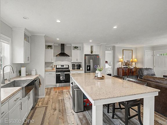 4th image of 6435 Prince Blvd