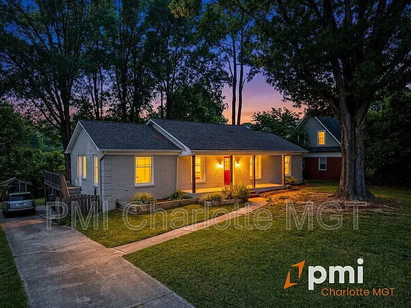 3 bed, 2.0 bath, 2503 sqft, $4,500 — Photo 2
