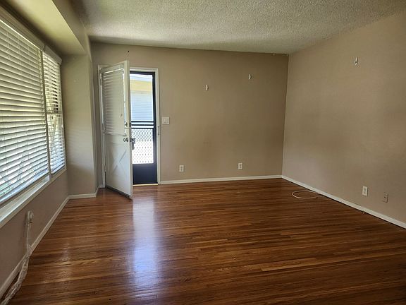 3rd image of 1801-1807 Cristine Pl #9