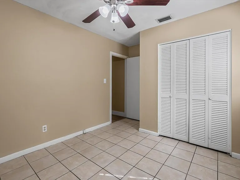 2352 Yorkshire Dr — Photo 35