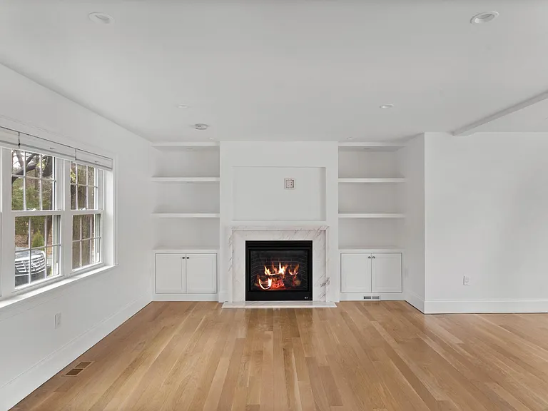 45 Lakeview Ave — Photo 10