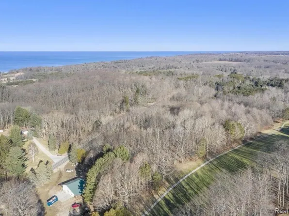 1 S Scenic Dr, Shelby, MI 49455