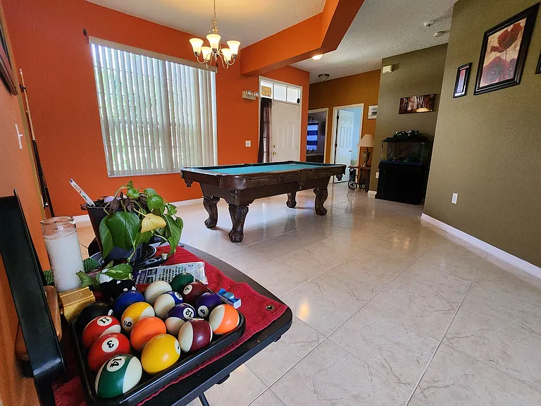2503 Buttercup Ct — Photo 6