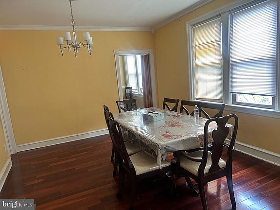 5th image of 2124 Borbeck Ave