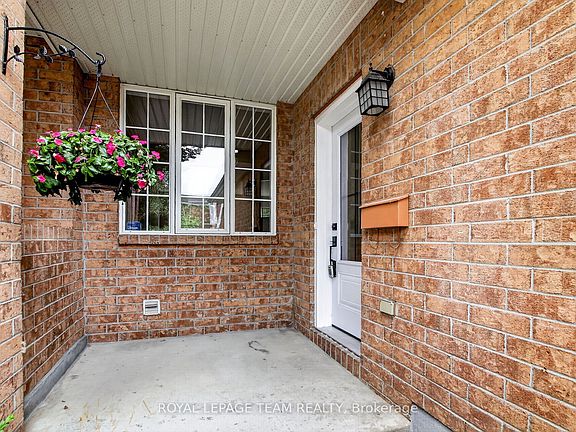 3rd image of 28 Cohen Ave