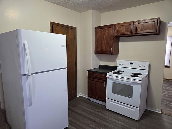 5th image of 2631 Knox Ave N