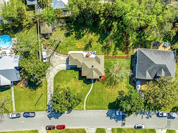 2nd image of 16 Menendez Rd