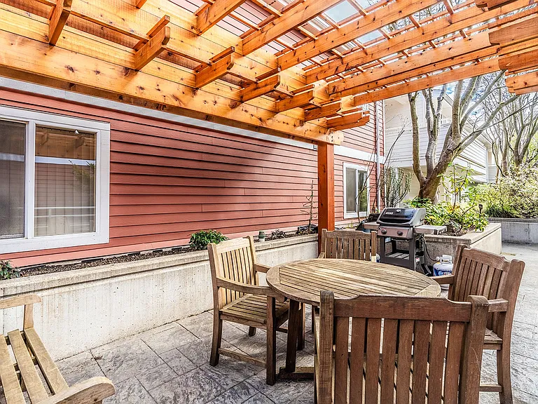 Madrona Court — Photo 22