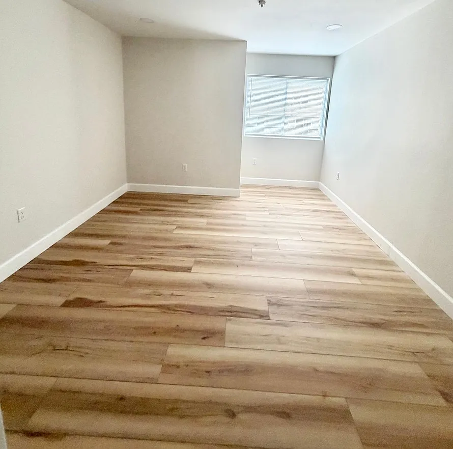 3 bed, 1.5 bath, 1250 sqft, $2,200 — Photo 3